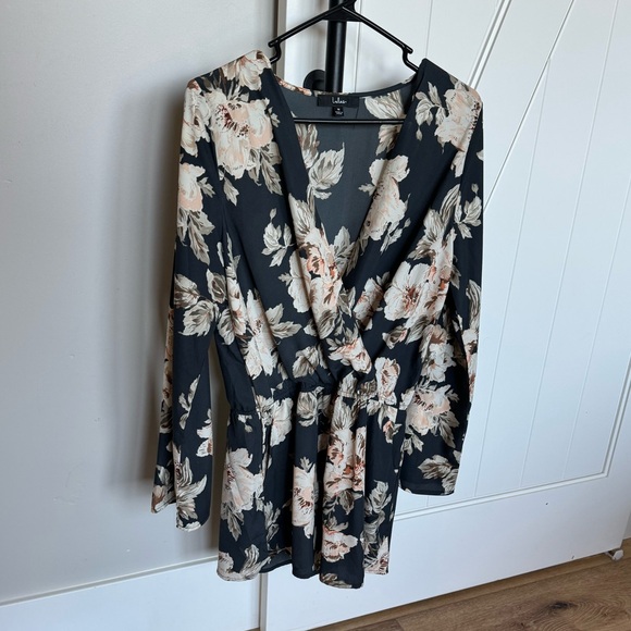 Lulu’s romper - Picture 4 of 4